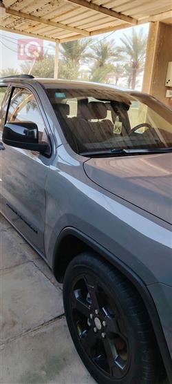 جیپ گراند شیرۆکی